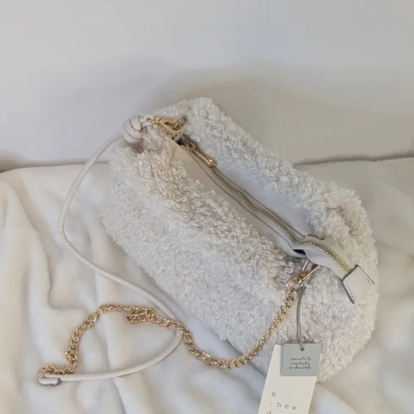 A New Day Ivory Faux Fur Clutch Crossbody Shoulder Bag - Picture 15 of 16